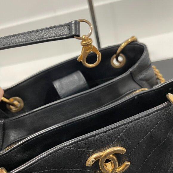 Chanel Chevron Calfskin Python Chic Small Shopping Tote 2-Way Bag (JB1075) - Picture 11 of 16